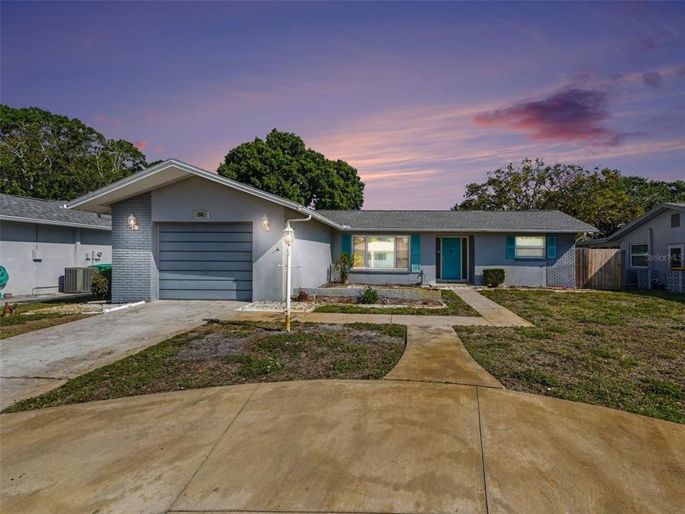 For Rent: $2,600 (2 beds, 2 baths, 1322 Square Feet)
