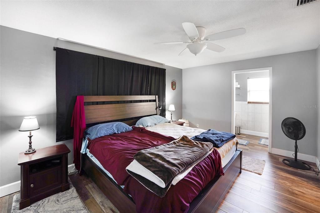 For Rent: $2,600 (2 beds, 2 baths, 1322 Square Feet)