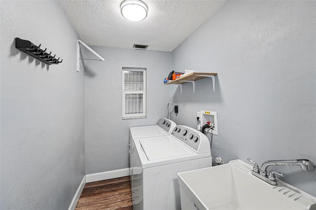For Rent: $2,600 (2 beds, 2 baths, 1322 Square Feet)