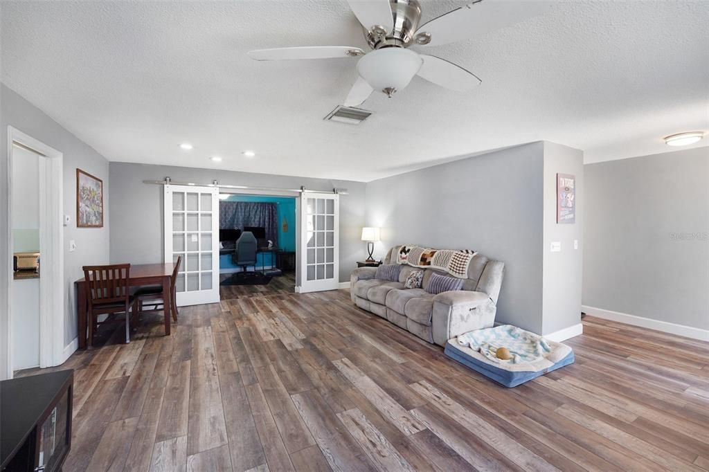 For Rent: $2,600 (2 beds, 2 baths, 1322 Square Feet)