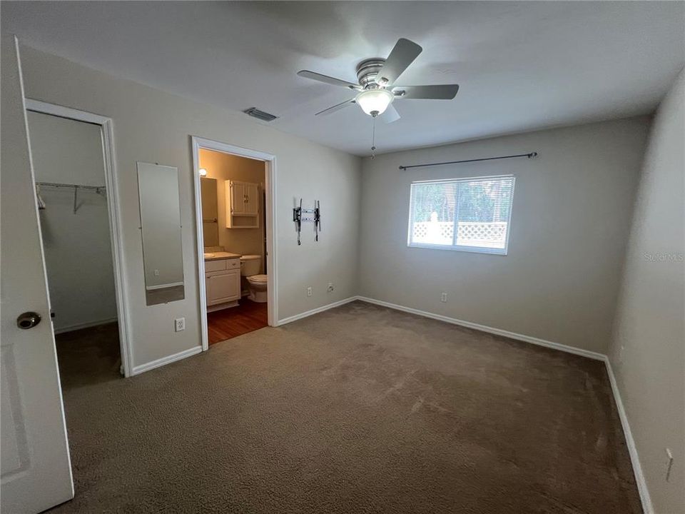 В аренду: $1,700 (3 спален, 2 ванн, 1192 Квадратных фут)
