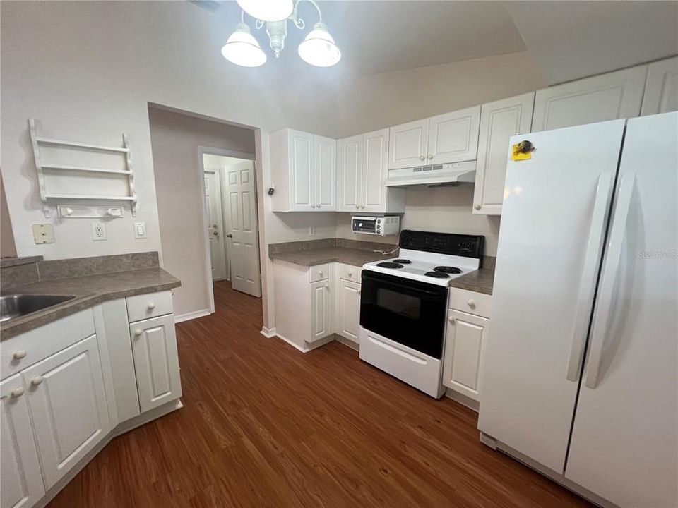 В аренду: $1,700 (3 спален, 2 ванн, 1192 Квадратных фут)