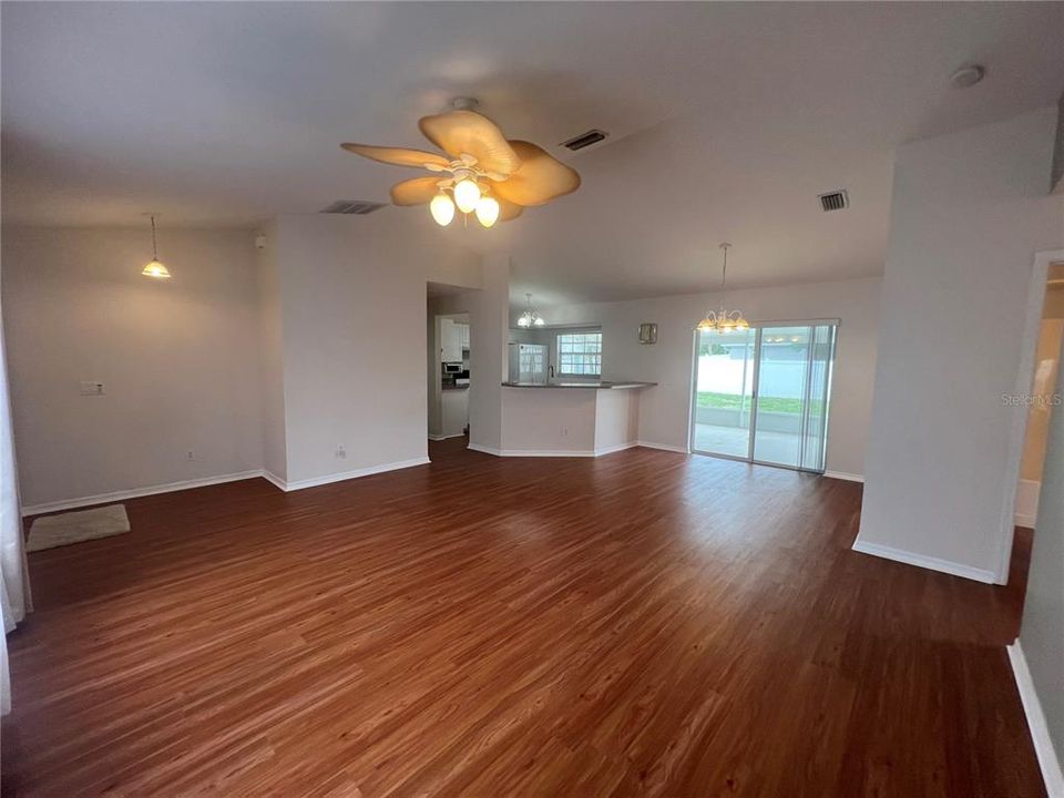 В аренду: $1,700 (3 спален, 2 ванн, 1192 Квадратных фут)