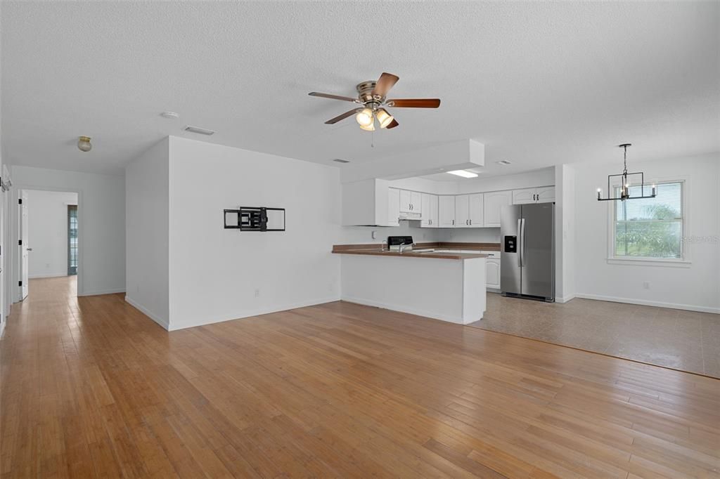 For Rent: $1,850 (2 beds, 2 baths, 1364 Square Feet)