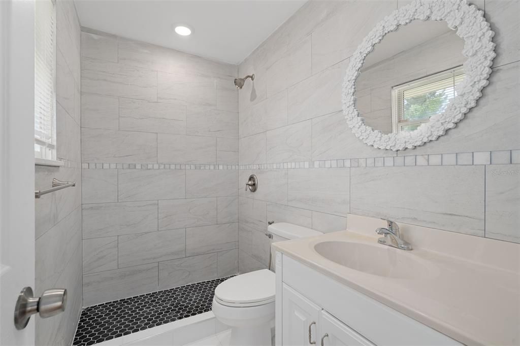 For Rent: $1,850 (2 beds, 2 baths, 1364 Square Feet)