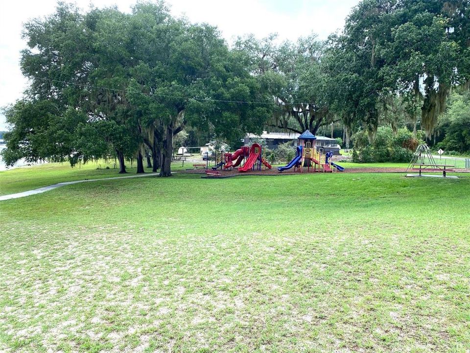 На продажу: $59,900 (0.64 acres)