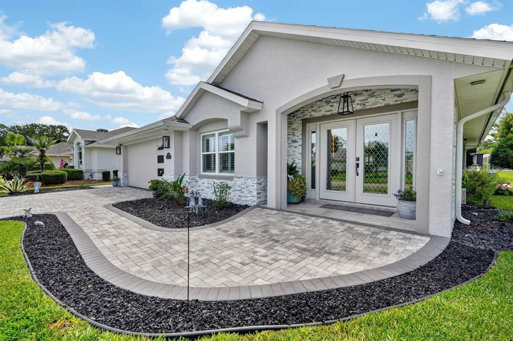 For Sale: $699,000 (3 beds, 2 baths, 2151 Square Feet)