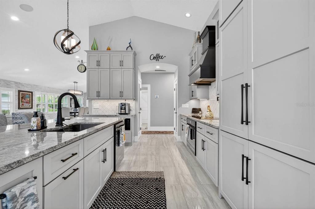 For Sale: $699,000 (3 beds, 2 baths, 2151 Square Feet)