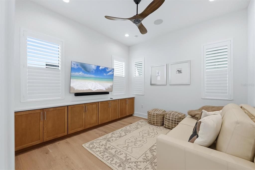 For Sale: $1,395,000 (3 beds, 3 baths, 2629 Square Feet)