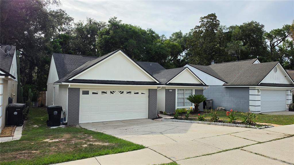 For Sale: $359,000 (3 beds, 2 baths, 1468 Square Feet)