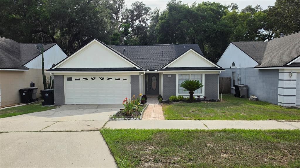 For Sale: $359,000 (3 beds, 2 baths, 1468 Square Feet)