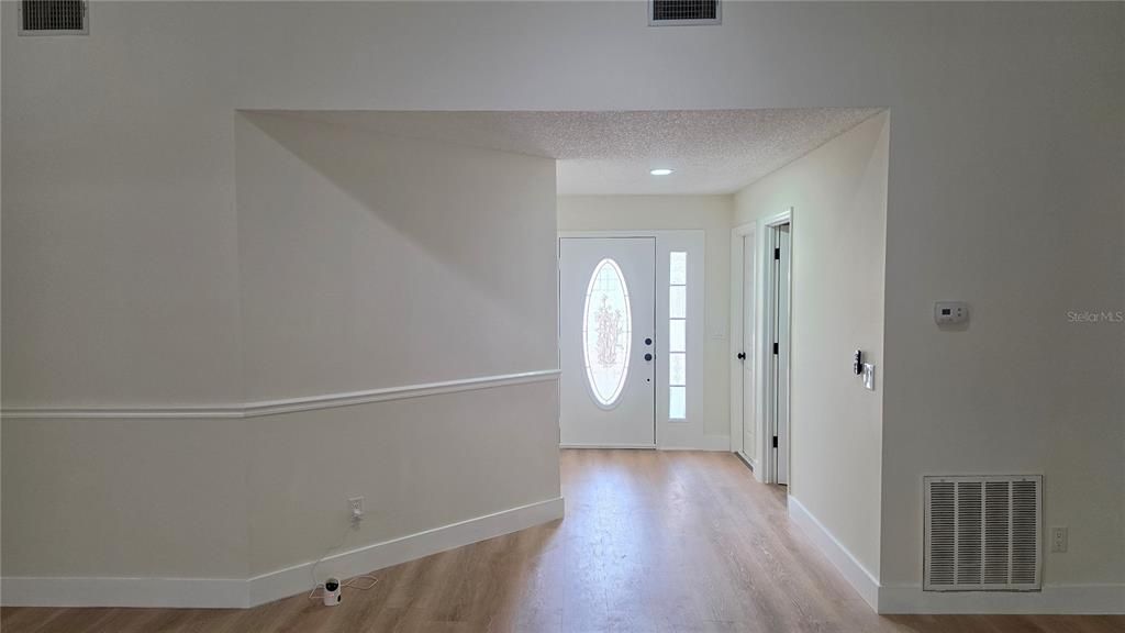 For Sale: $359,000 (3 beds, 2 baths, 1468 Square Feet)