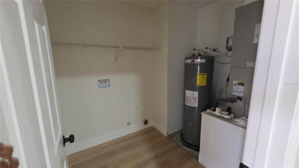 For Sale: $359,000 (3 beds, 2 baths, 1468 Square Feet)