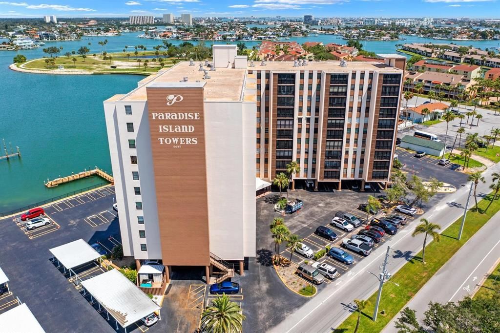 На продажу: $325,000 (2 спален, 2 ванн, 1240 Квадратных фут)