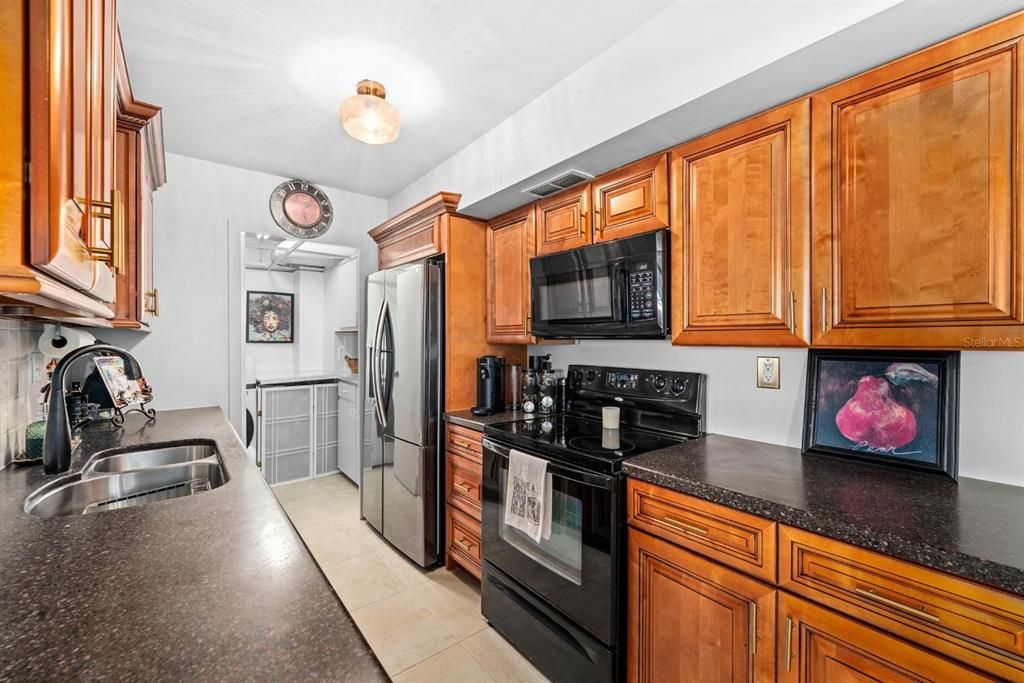 На продажу: $325,000 (2 спален, 2 ванн, 1240 Квадратных фут)