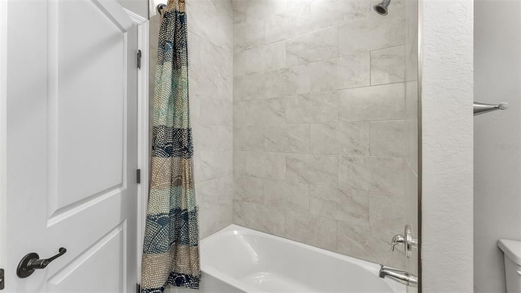 En Venta: $424,100 (3 camas, 2 baños, 2075 Pies cuadrados)