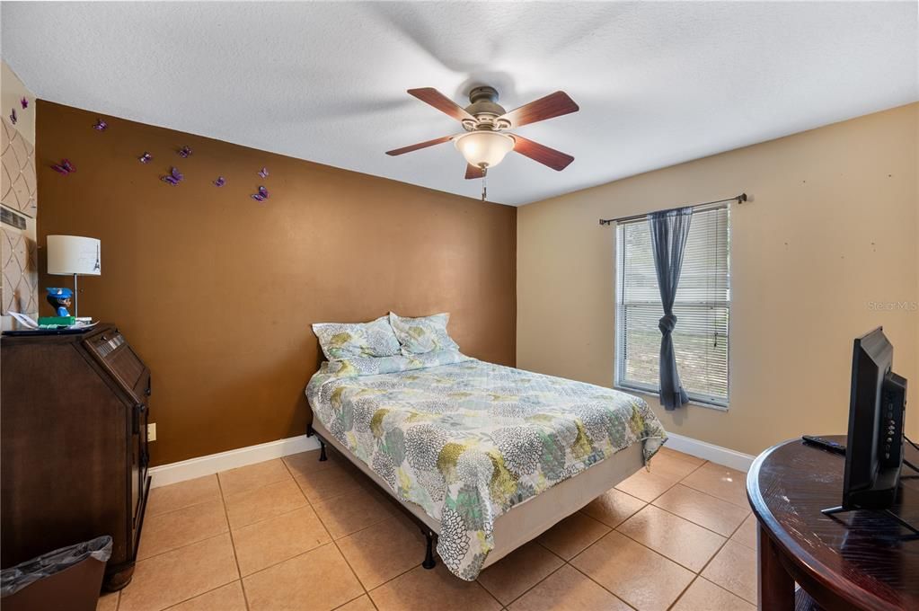En Venta: $375,000 (4 camas, 2 baños, 1671 Pies cuadrados)