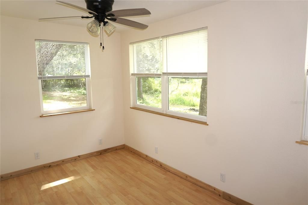 For Sale: $174,900 (2 beds, 1 baths, 1144 Square Feet)