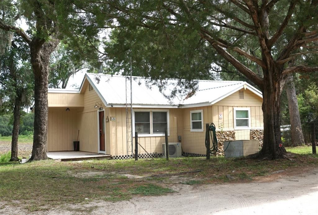 For Sale: $174,900 (2 beds, 1 baths, 1144 Square Feet)