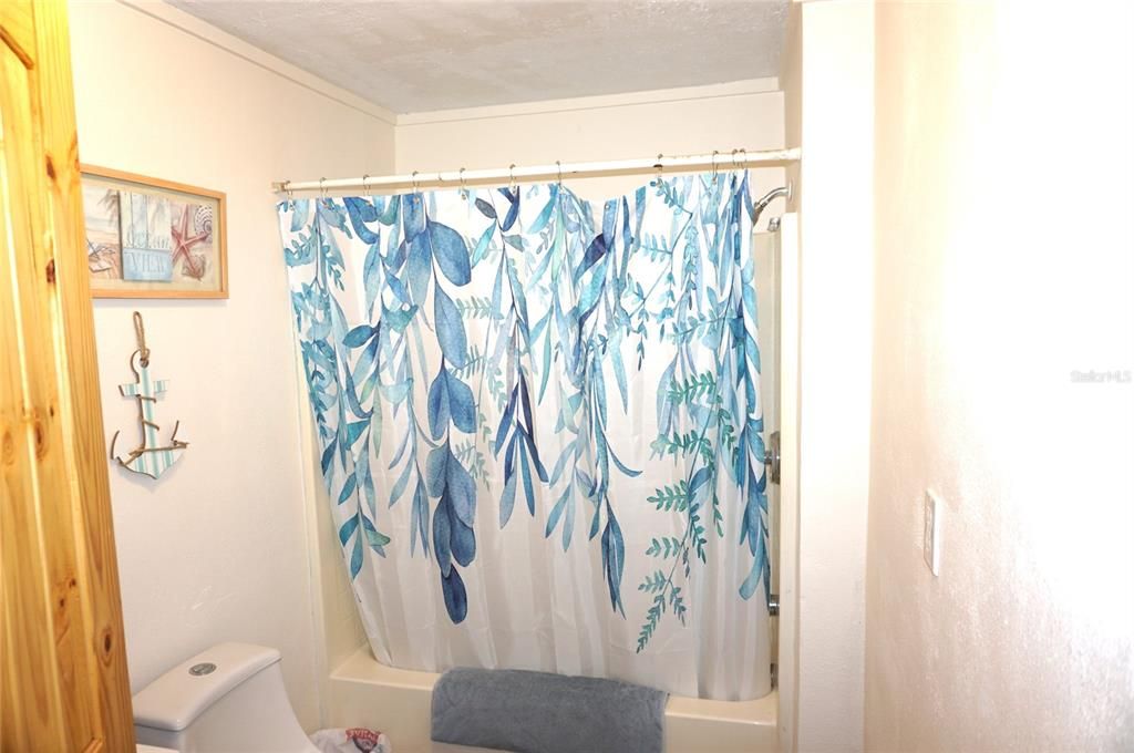 For Sale: $174,900 (2 beds, 1 baths, 1144 Square Feet)