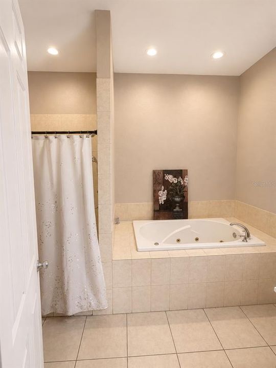 For Sale: $499,000 (4 beds, 3 baths, 2806 Square Feet)