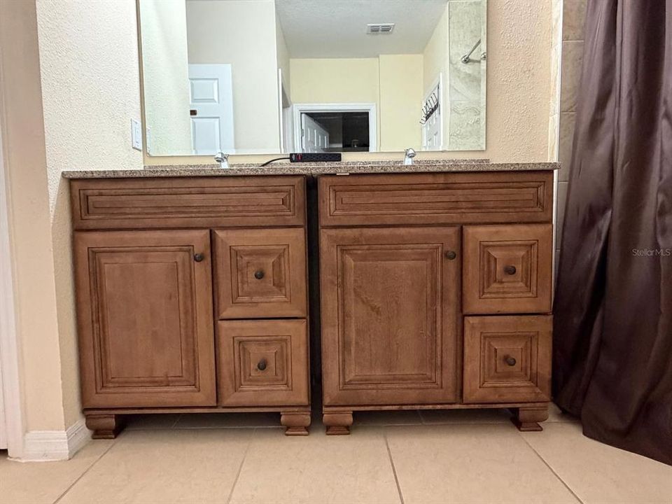 На продажу: $370,000 (4 спален, 2 ванн, 1972 Квадратных фут)