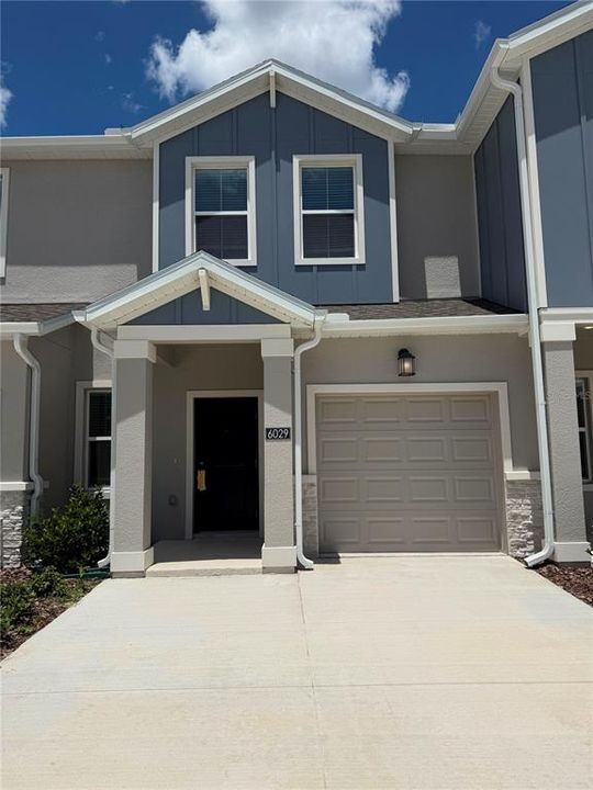 Recently Rented: $2,350 (3 beds, 2 baths, 1689 Square Feet)