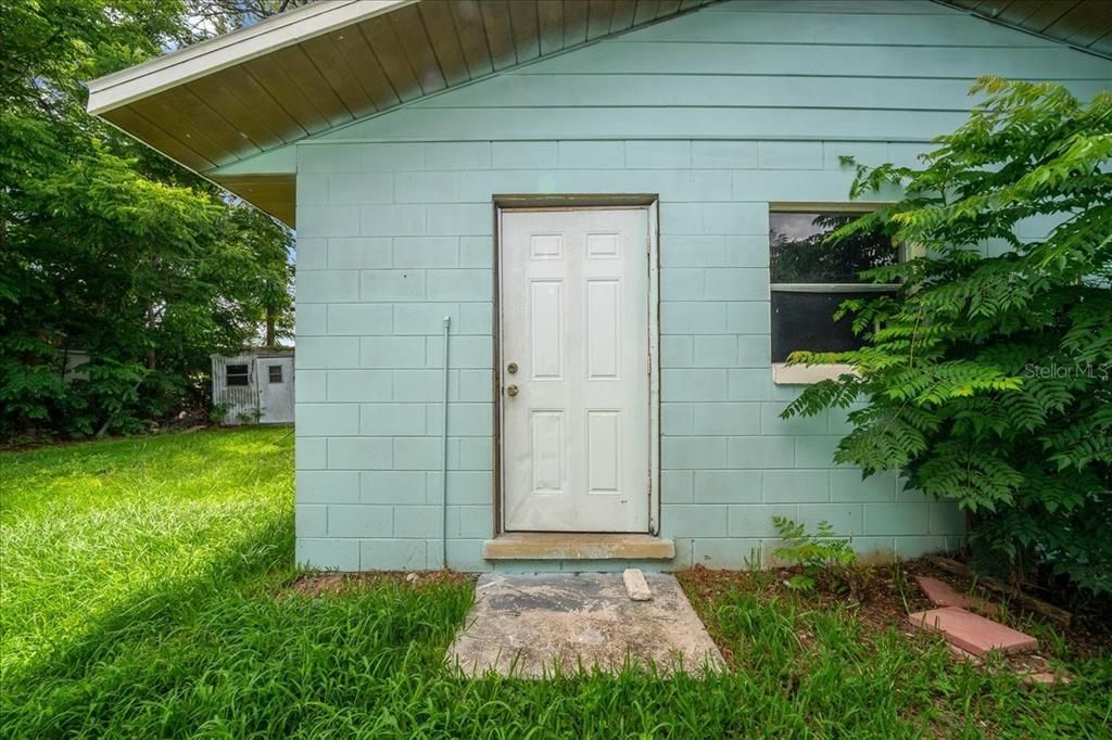 For Sale: $209,900 (3 beds, 1 baths, 1012 Square Feet)