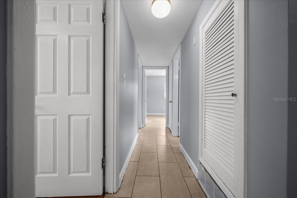 For Sale: $209,900 (3 beds, 1 baths, 1012 Square Feet)
