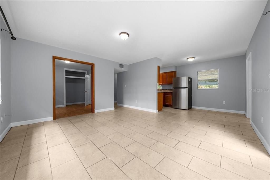 For Sale: $209,900 (3 beds, 1 baths, 1012 Square Feet)
