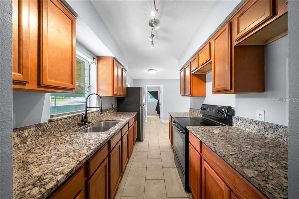 For Sale: $209,900 (3 beds, 1 baths, 1012 Square Feet)