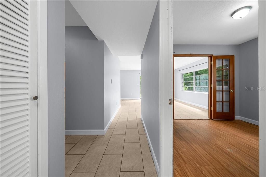 For Sale: $209,900 (3 beds, 1 baths, 1012 Square Feet)