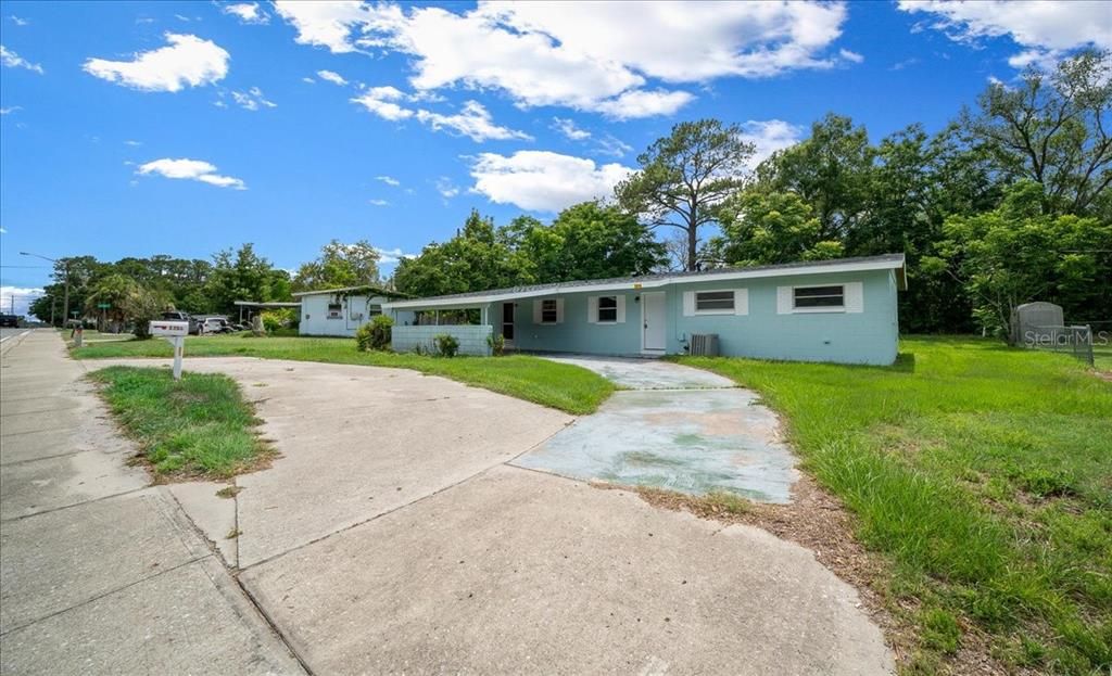 For Sale: $209,900 (3 beds, 1 baths, 1012 Square Feet)
