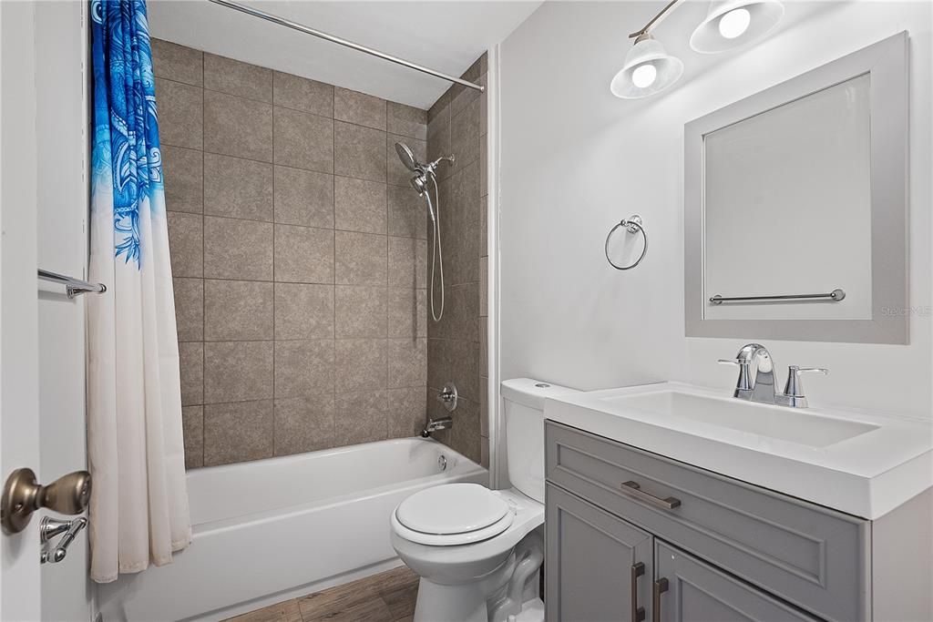 For Sale: $229,900 (2 beds, 2 baths, 1184 Square Feet)