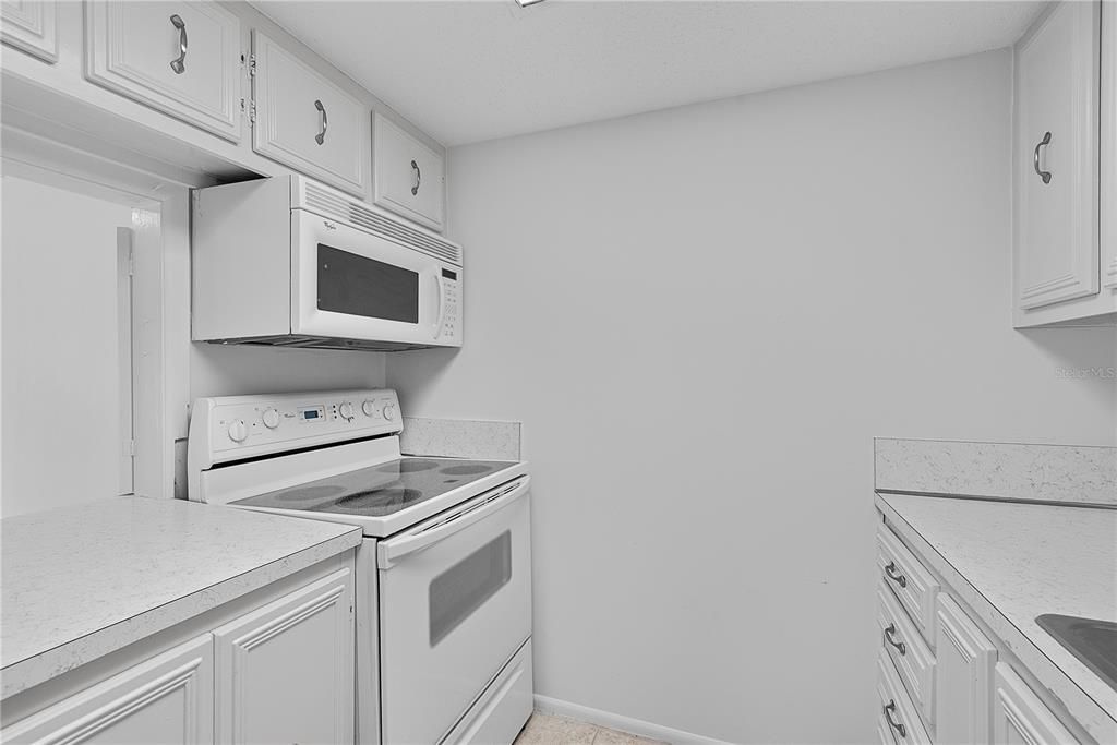 For Sale: $229,900 (2 beds, 2 baths, 1184 Square Feet)