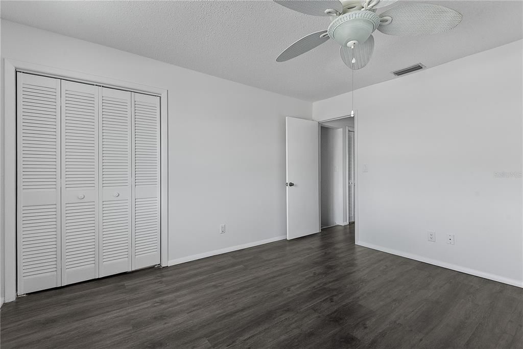 For Sale: $229,900 (2 beds, 2 baths, 1184 Square Feet)