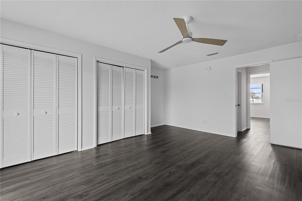 For Sale: $229,900 (2 beds, 2 baths, 1184 Square Feet)