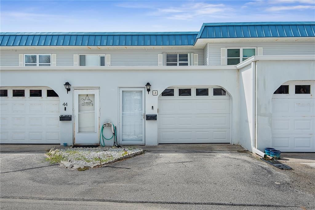 For Sale: $229,900 (2 beds, 2 baths, 1184 Square Feet)