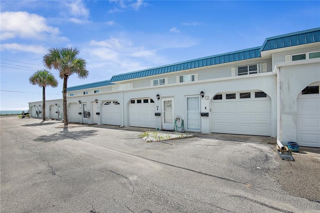 For Sale: $229,900 (2 beds, 2 baths, 1184 Square Feet)