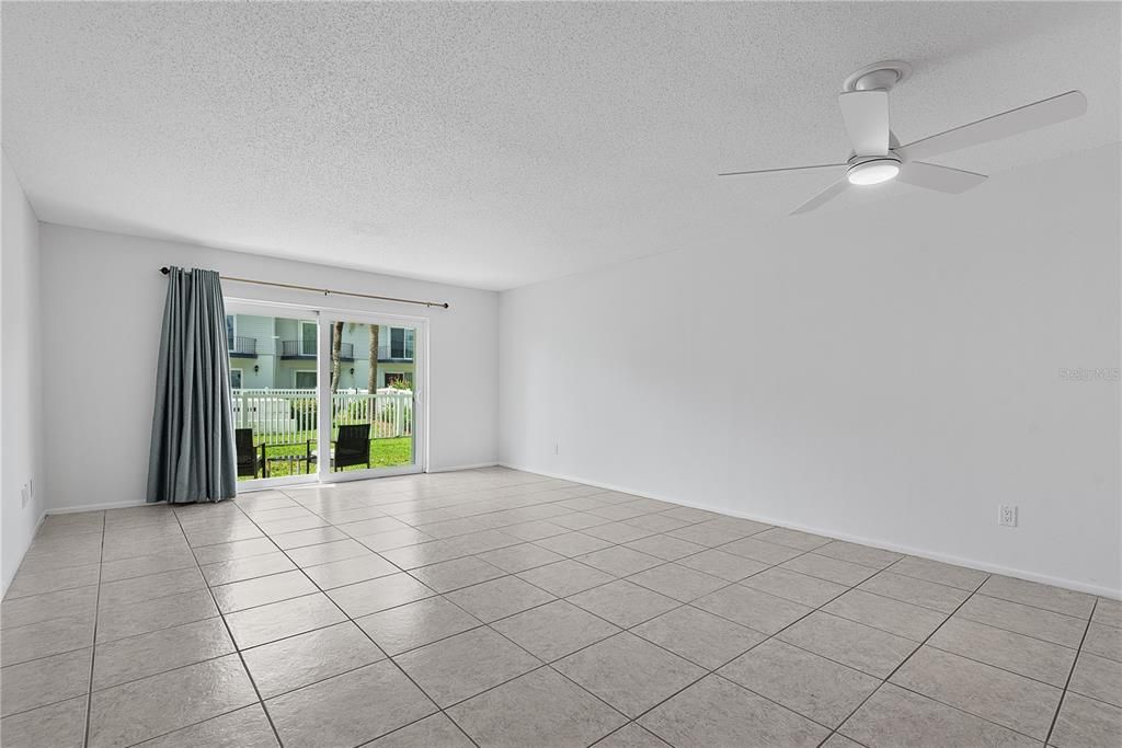 For Sale: $229,900 (2 beds, 2 baths, 1184 Square Feet)