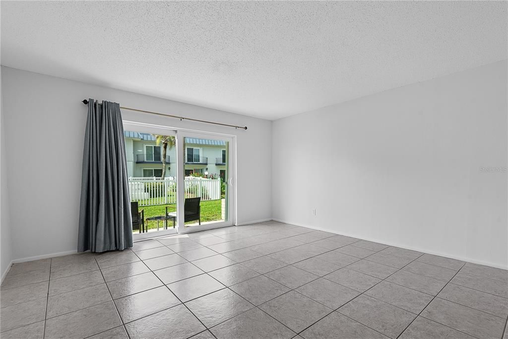 For Sale: $229,900 (2 beds, 2 baths, 1184 Square Feet)