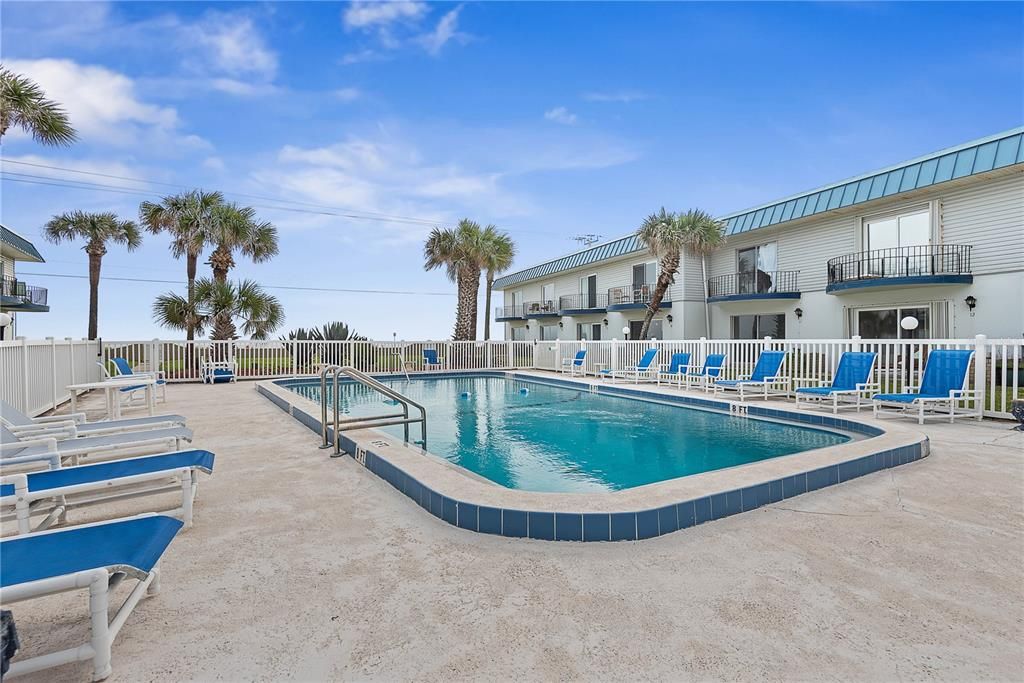 For Sale: $229,900 (2 beds, 2 baths, 1184 Square Feet)