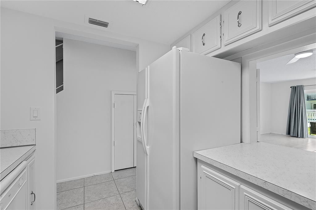 For Sale: $229,900 (2 beds, 2 baths, 1184 Square Feet)