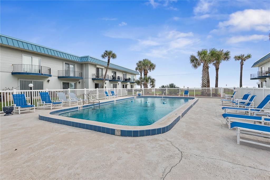 For Sale: $229,900 (2 beds, 2 baths, 1184 Square Feet)