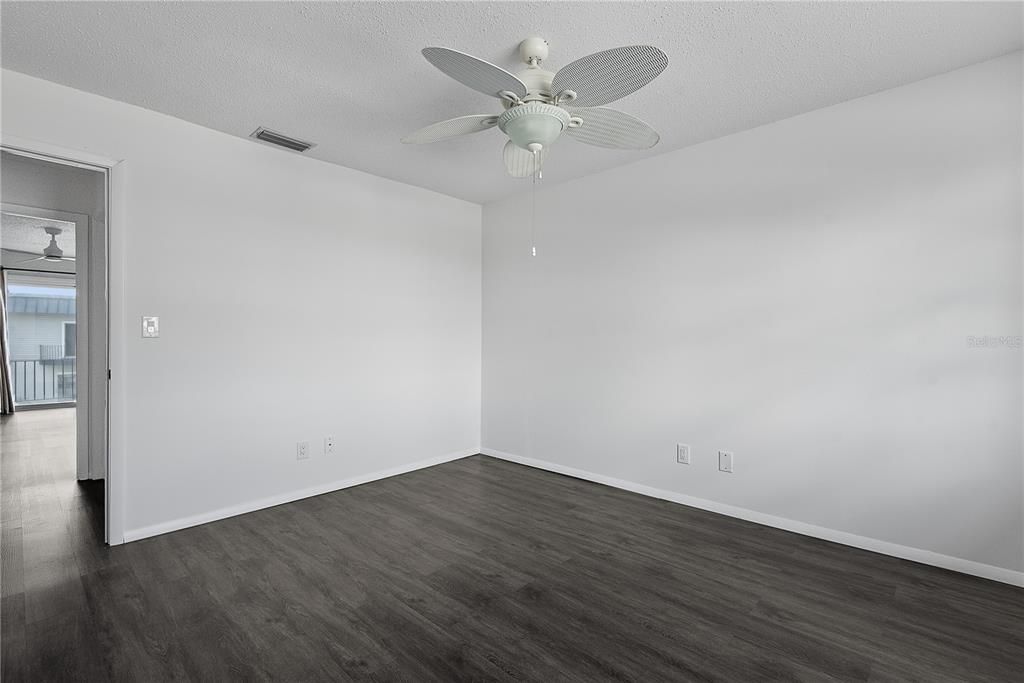For Sale: $229,900 (2 beds, 2 baths, 1184 Square Feet)