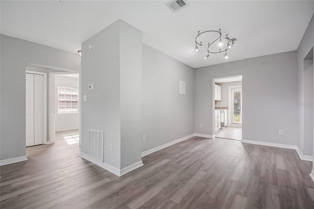 В аренду: $1,800 (3 спален, 2 ванн, 1174 Квадратных фут)