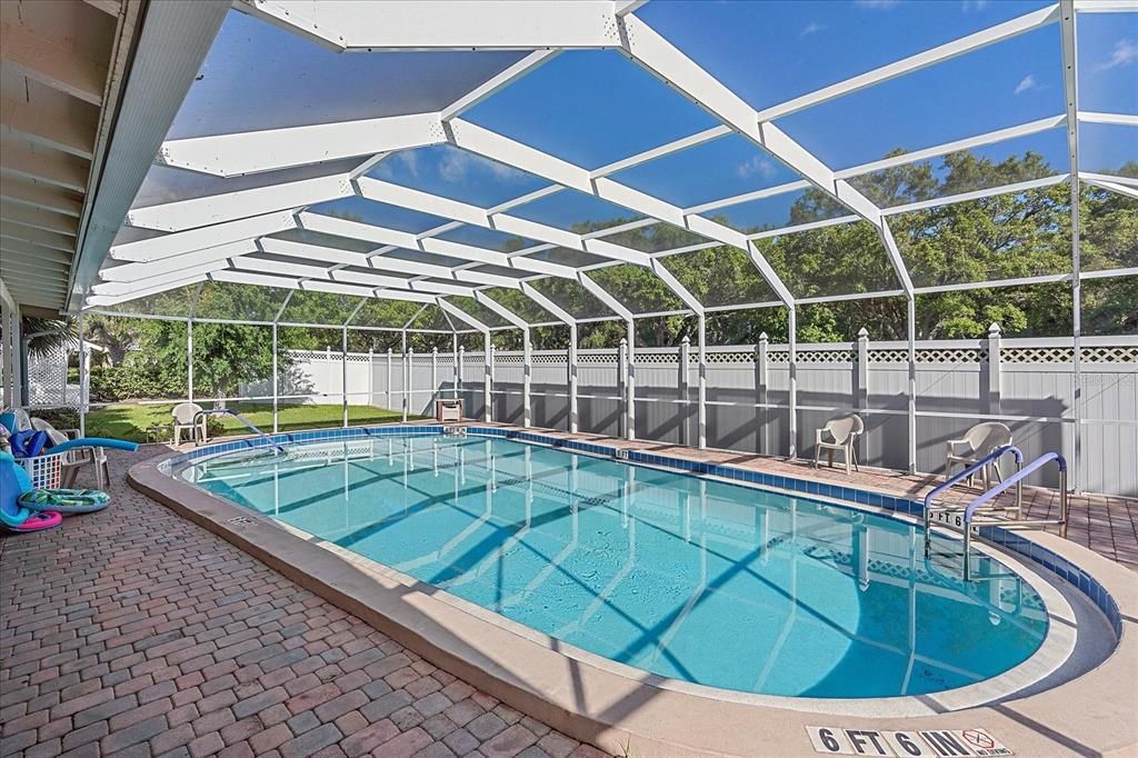 For Sale: $119,900 (2 beds, 1 baths, 900 Square Feet)