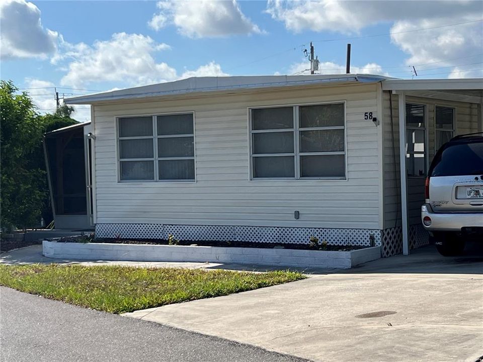 For Sale: $119,900 (2 beds, 1 baths, 900 Square Feet)