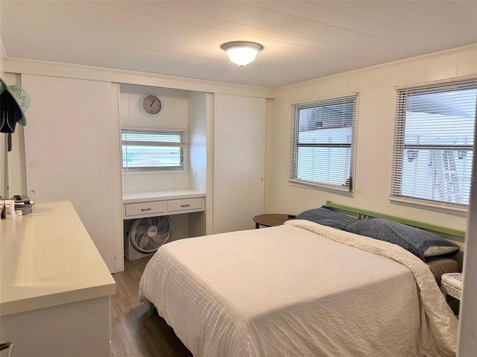 For Sale: $119,900 (2 beds, 1 baths, 900 Square Feet)