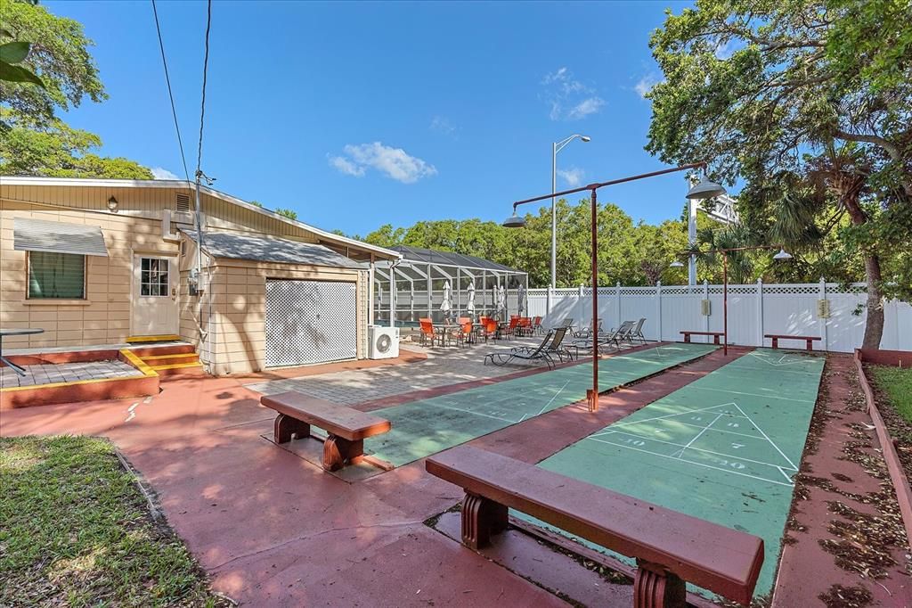 For Sale: $119,900 (2 beds, 1 baths, 900 Square Feet)